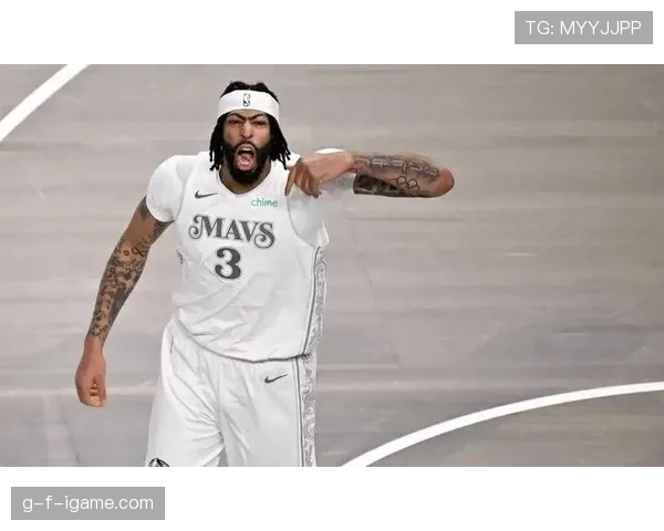 戴维斯攻防两端全面发力，助球队表现亮眼